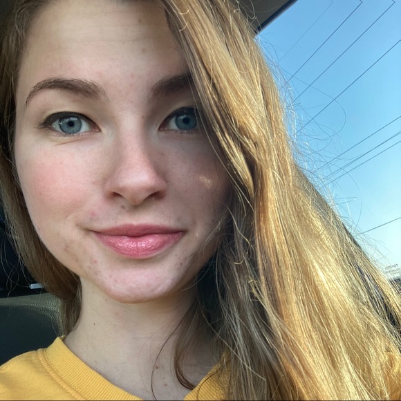 Meet your Posher, Tori - Picture 1 of 1